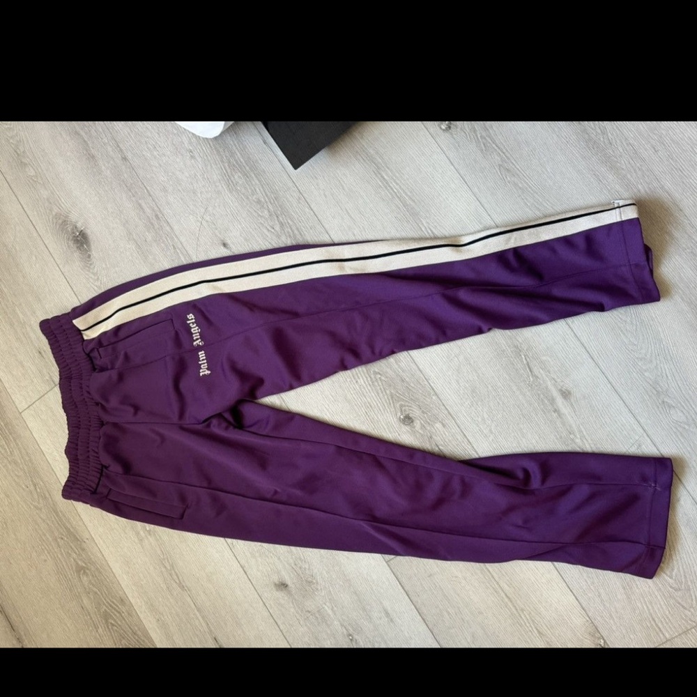 Brand new, never worn. Size medium, fits like 32/32